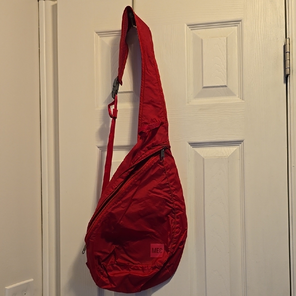 MEC Rose Sling Bag